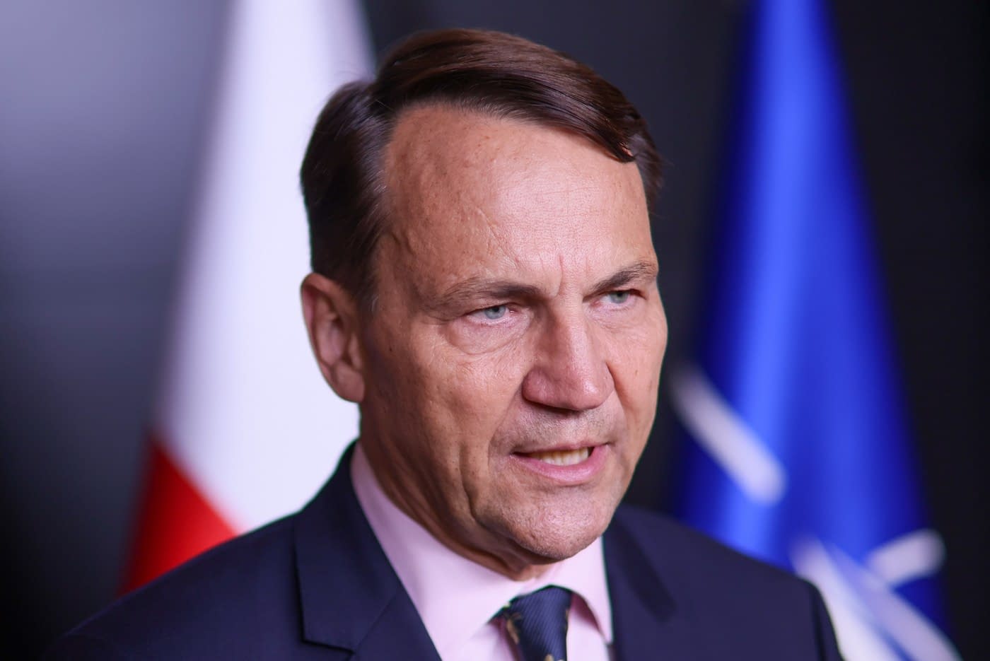 Ministrul de externe al Poloniei: „Dronele erau nefuncţionale, ceea ce îmi sugerează că Rusia a încercat să ne testeze fără a declanşa un război” / Keith Kellogg, sfat pentru europeni: Nu-l presaţi pe Trump! Ministrul de externe al Poloniei: „Dronele erau nefuncţionale, ceea ce îmi sugerează că Rusia a încercat să ne testeze fără a declanşa un război” / Keith Kellogg, sfat pentru europeni: Nu-l presaţi pe Trump!