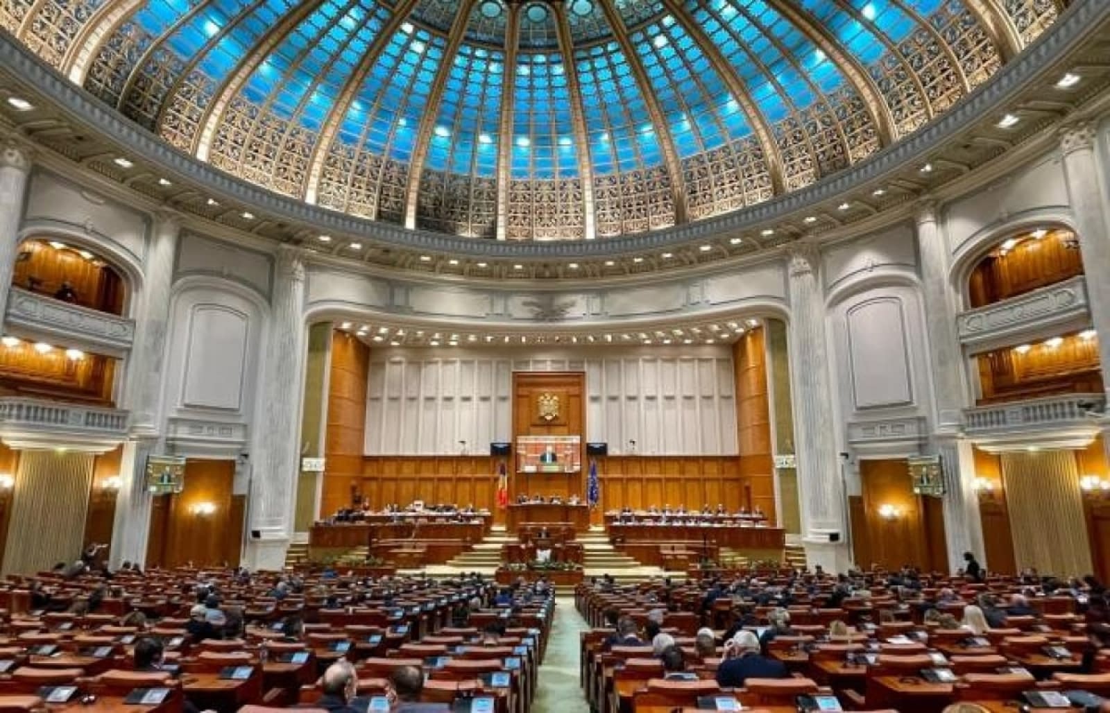 Patru moțiuni de cenzură, la votul Parlamentului/ Au picat toate cele patru moţiuni Patru moțiuni de cenzură, la votul Parlamentului/ Au picat toate cele patru moţiuni