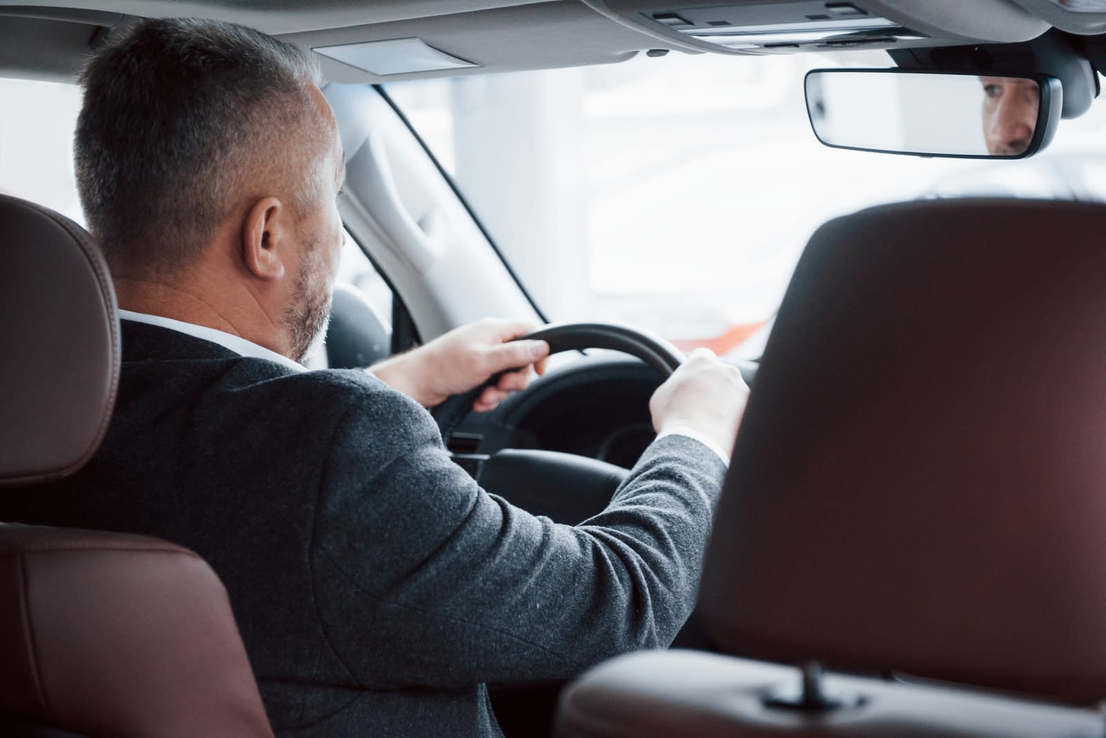 Diferenţe de reflex între bărbaţi şi femei la volan. Titi Aur vine cu explicaţii