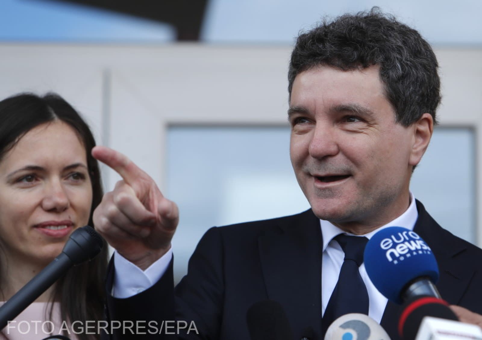 Nicușor Dan, răspuns la întrebarea lui Chirieac înainte cu câteva minute de rezultatele exit poll-urilor / video Nicușor Dan, răspuns la întrebarea lui Chirieac înainte cu câteva minute de rezultatele exit poll-urilor / video
