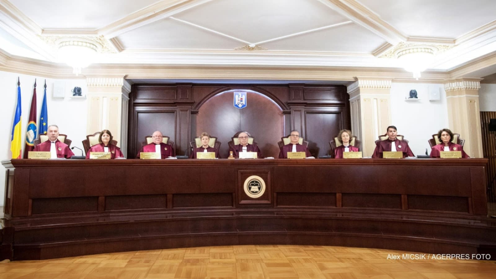 Cum a ajuns o speță veche de șase ani să schimbe legea declarațiilor de avere la CCR. Totul a pornit de la o consilieră amendată Cum a ajuns o speță veche de șase ani să schimbe legea declarațiilor de avere la CCR. Totul a pornit de la o consilieră amendată