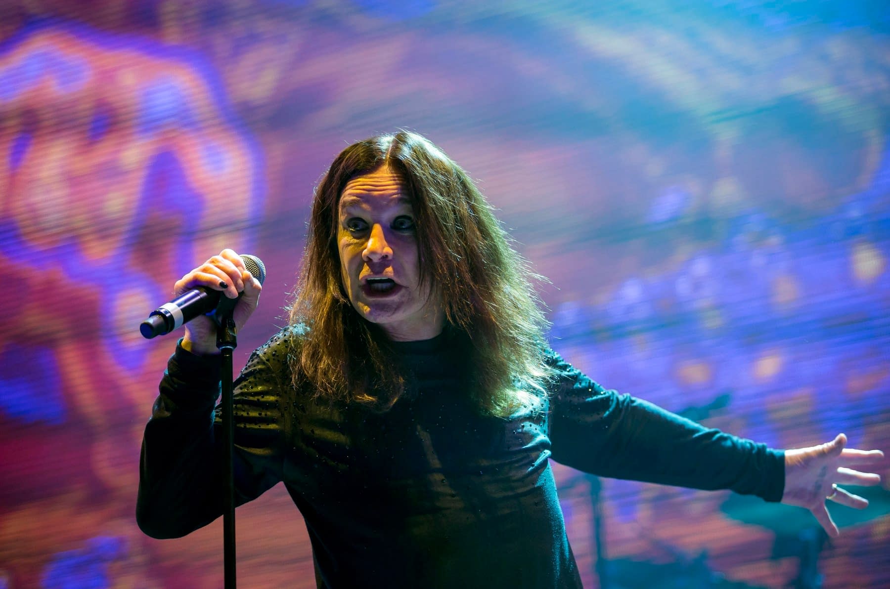 Cum a ajuns Ozzy Osbourne să fie supranumit „Prințul Întunericului” Cum a ajuns Ozzy Osbourne să fie supranumit „Prințul Întunericului”