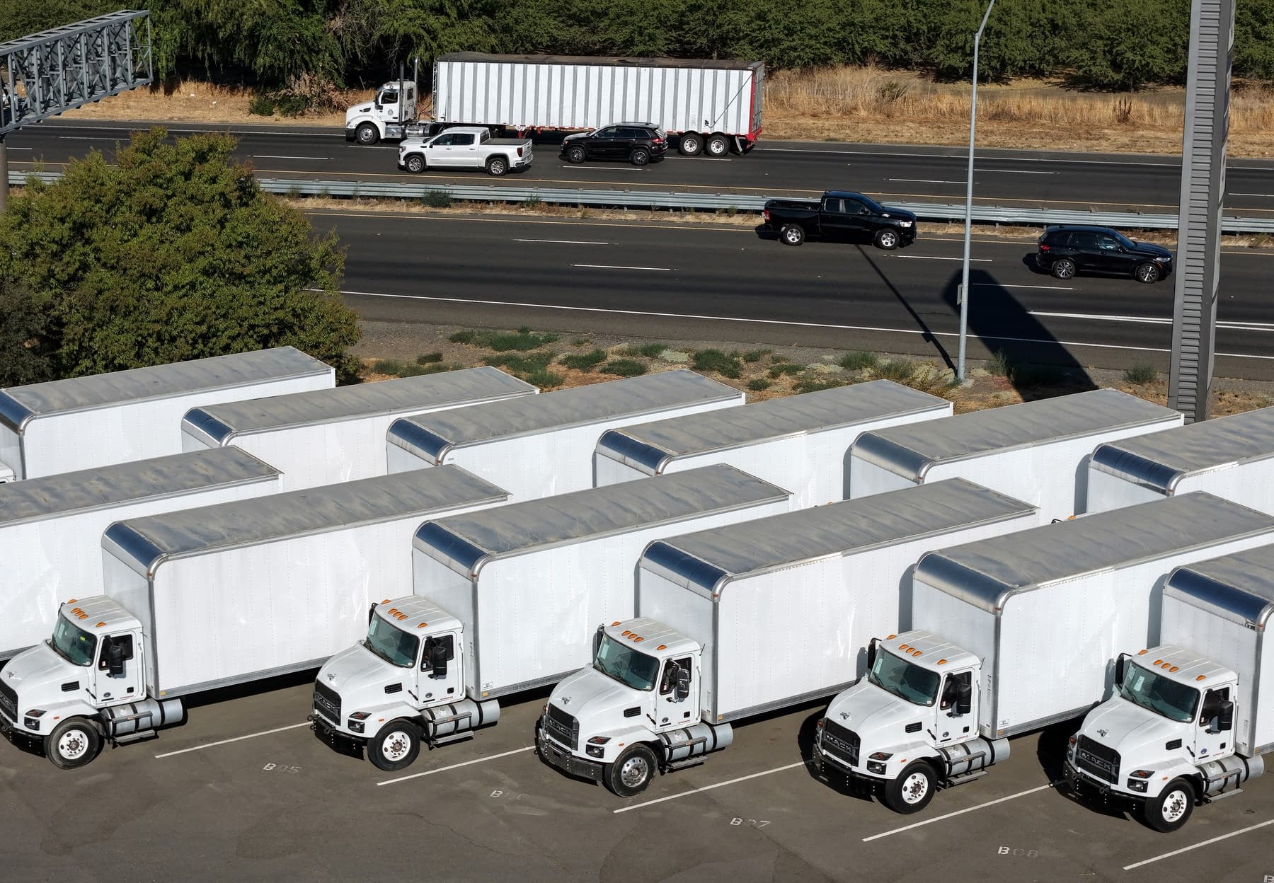 Trump vizează „concurența externă neloială”: O nouă taxă vamală, de 25%, a fost impusă de la 1 noiembrie