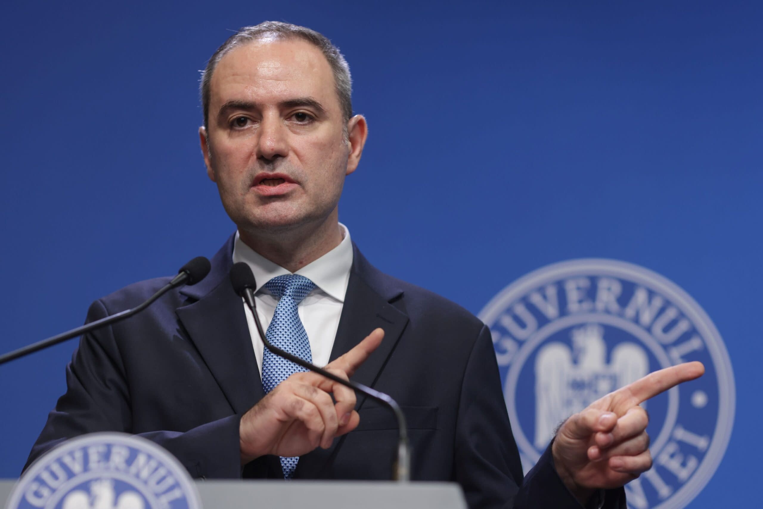 Estimările Fitch pentru deficitul bugetar. Care sunt cei trei factori de risc menționați de agenție Estimările Fitch pentru deficitul bugetar. Care sunt cei trei factori de risc menționați de agenție