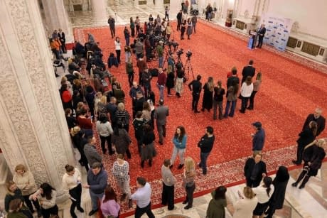 Sindicaliştii din Senat sar la Ilie Bolojan, după restructurări: În ultimele zile, am lucrat mult peste program pentru ca bugetul de stat să fie aprobat la timp
