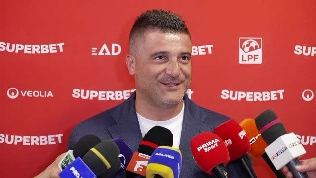 Daniel Niculae, tot un zâmbet după ce Hermannstadt a picat cu FCSB în prima etapă. Ianis Stoica ar putea fi vândut înaintea jocului Daniel Niculae, tot un zâmbet după ce Hermannstadt a picat cu FCSB în prima etapă. Ianis Stoica ar putea fi vândut înaintea jocului
