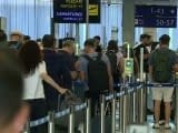 Metoda folosită de tot mai mulți pasageri pe aeroporturi. Cum încearcă să păcălească poliţiştii cu documente false