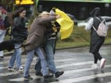 Un nou ciclon va lovi România, începând de duminică noapte. Meteorologii au spus cât timp va ține noua serie de averse