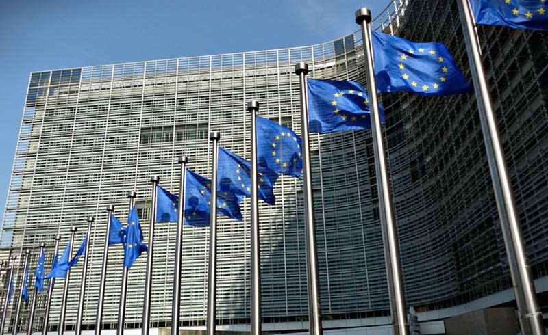 Comisia Europeană lasă statelor membre UE decizia privind o eventuală blocare a rețelelor de social media. În ce condiții s-ar putea ajunge la o asemenea măsură