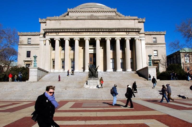 În doar 10 ani, s-a dublat numărul americanilor care cred că aceleași universități admirate în toată lumea afectează negativ America În doar 10 ani, s-a dublat numărul americanilor care cred că aceleași universități admirate în toată lumea afectează negativ America
