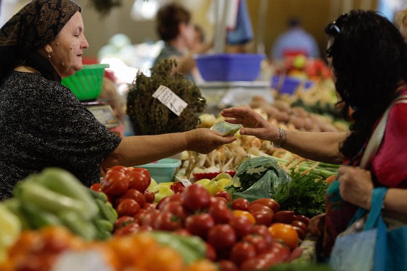 Deficitul de alimente: exportăm subvenții, importăm borcane și bulion de roșii. Și o comparație cu Polonia Deficitul de alimente: exportăm subvenții, importăm borcane și bulion de roșii. Și o comparație cu Polonia